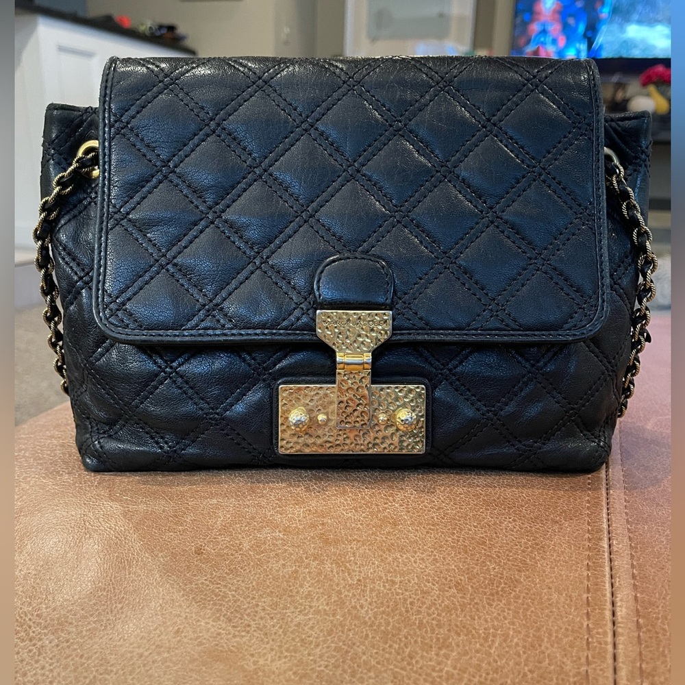 MARC JACOBS Lacquered Lambskin Baroque The Large Single Flap in Black